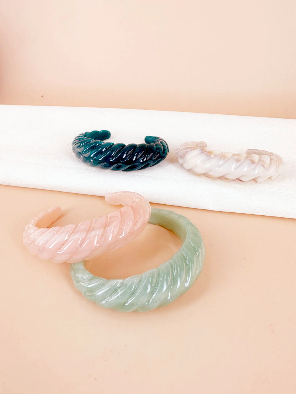 Bracelet jonc résine torsade: sylvie