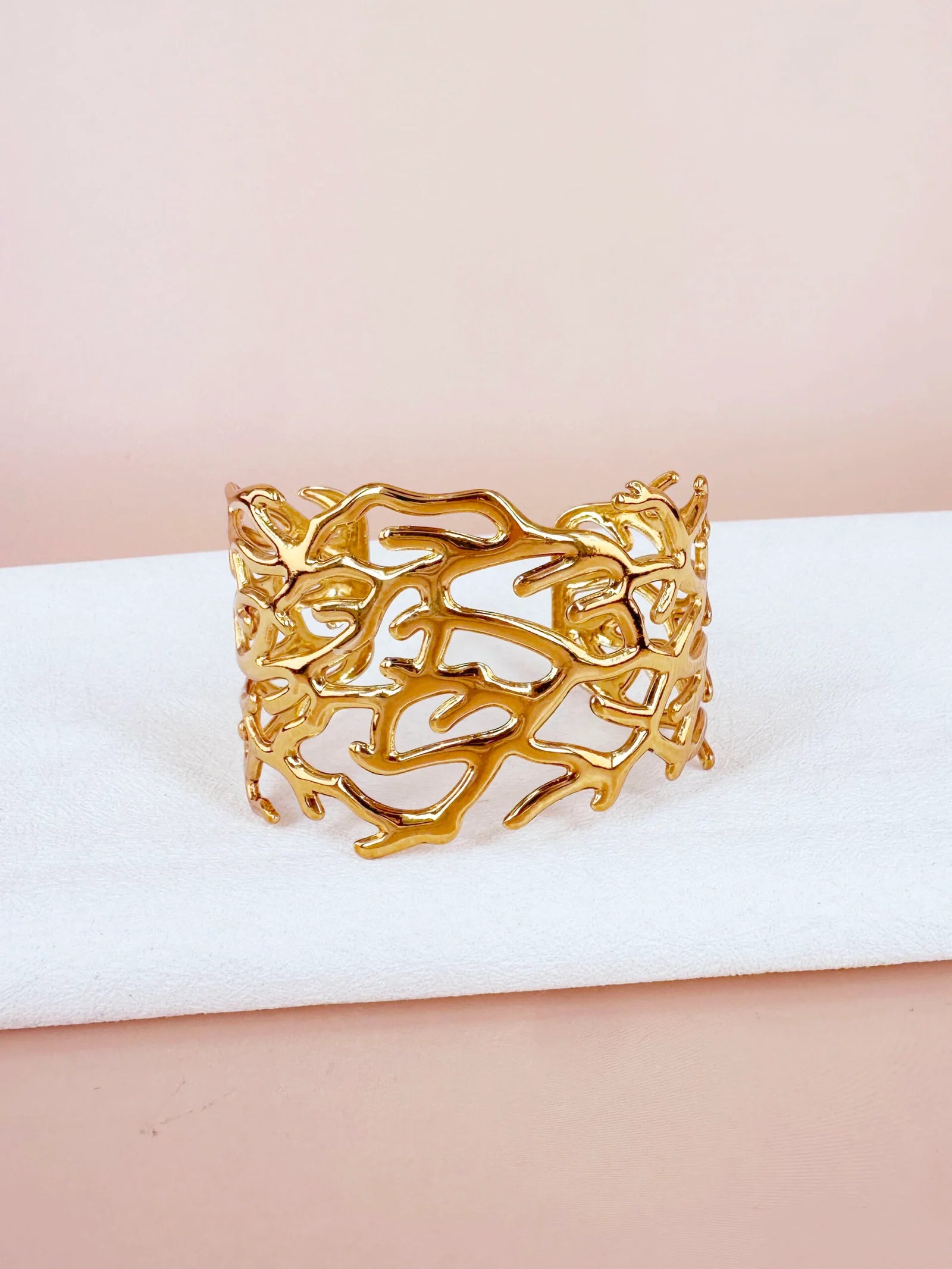 Bracelet manchette corail: Tereza