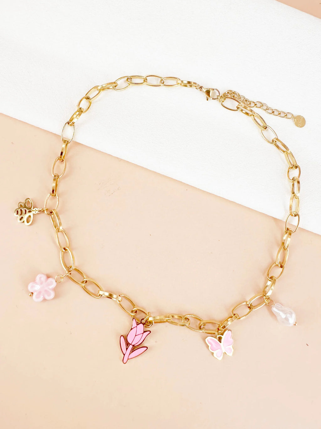 Collier Rose, charms breloques: Sarah