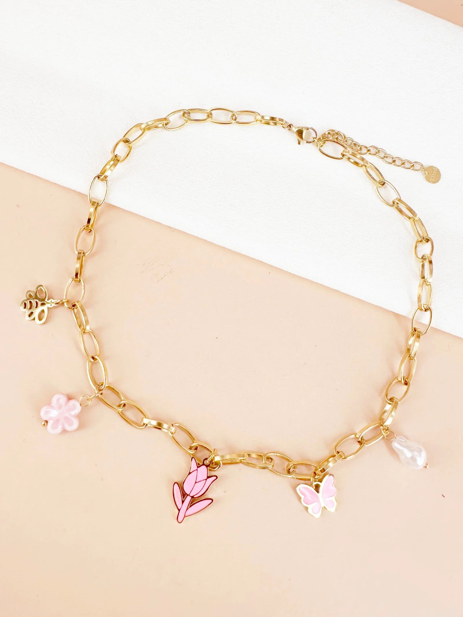 Collier Rose, charms breloques: Sarah