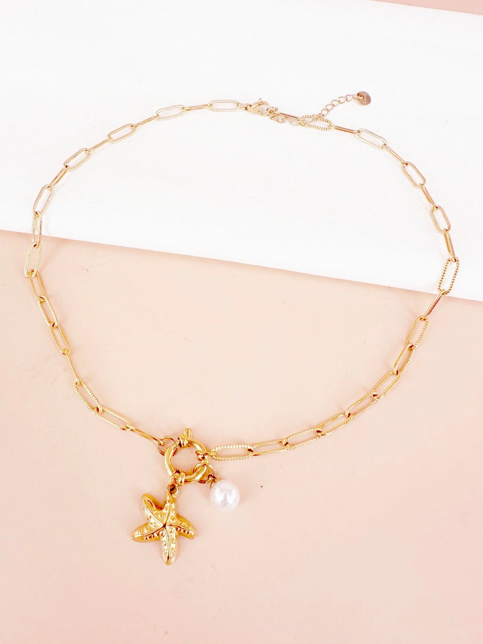 Collier chaîne et fermoir avec breloques étoile et perle: Judith