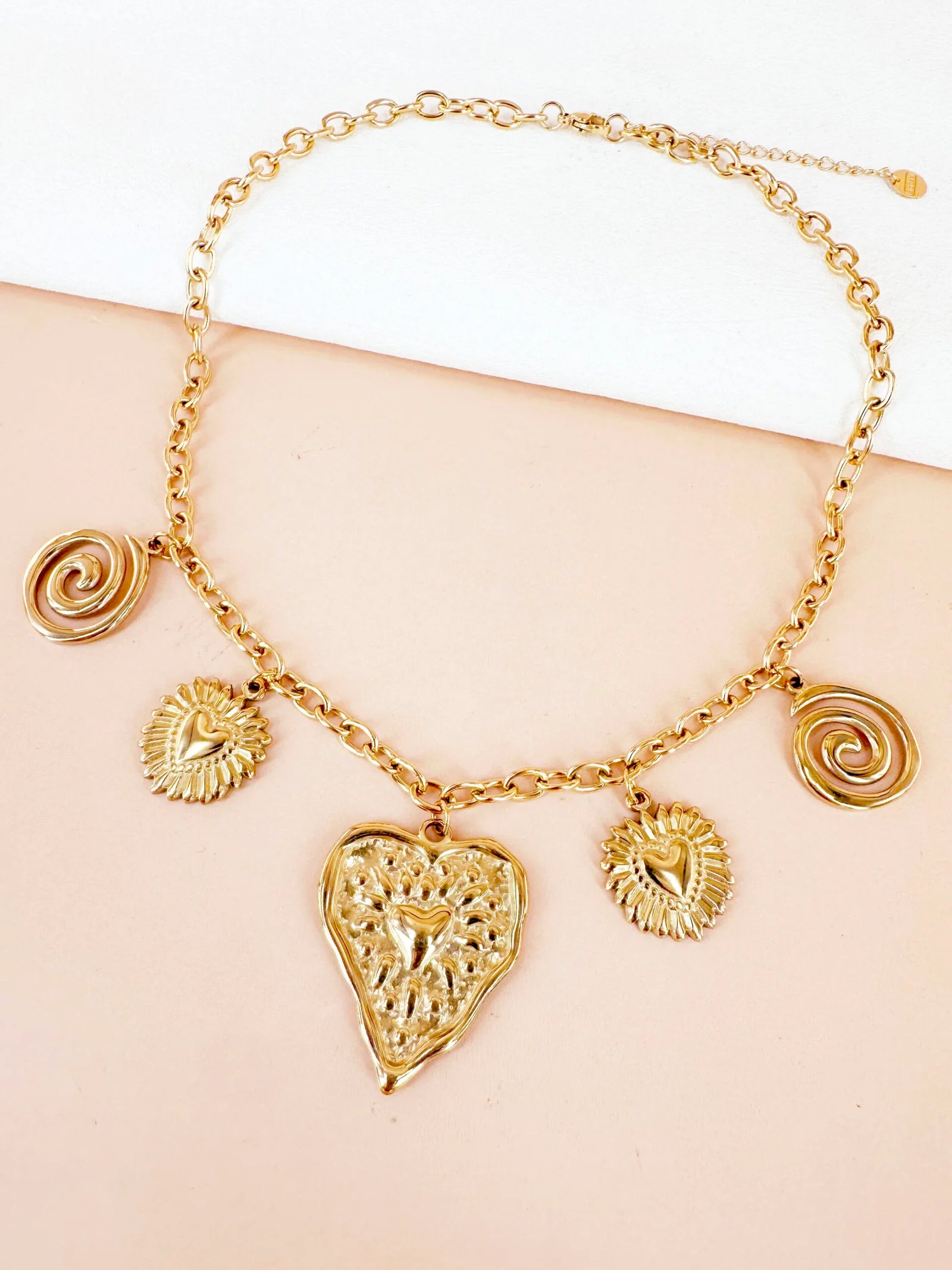 Collier multiples médaillon dorés: Inaya