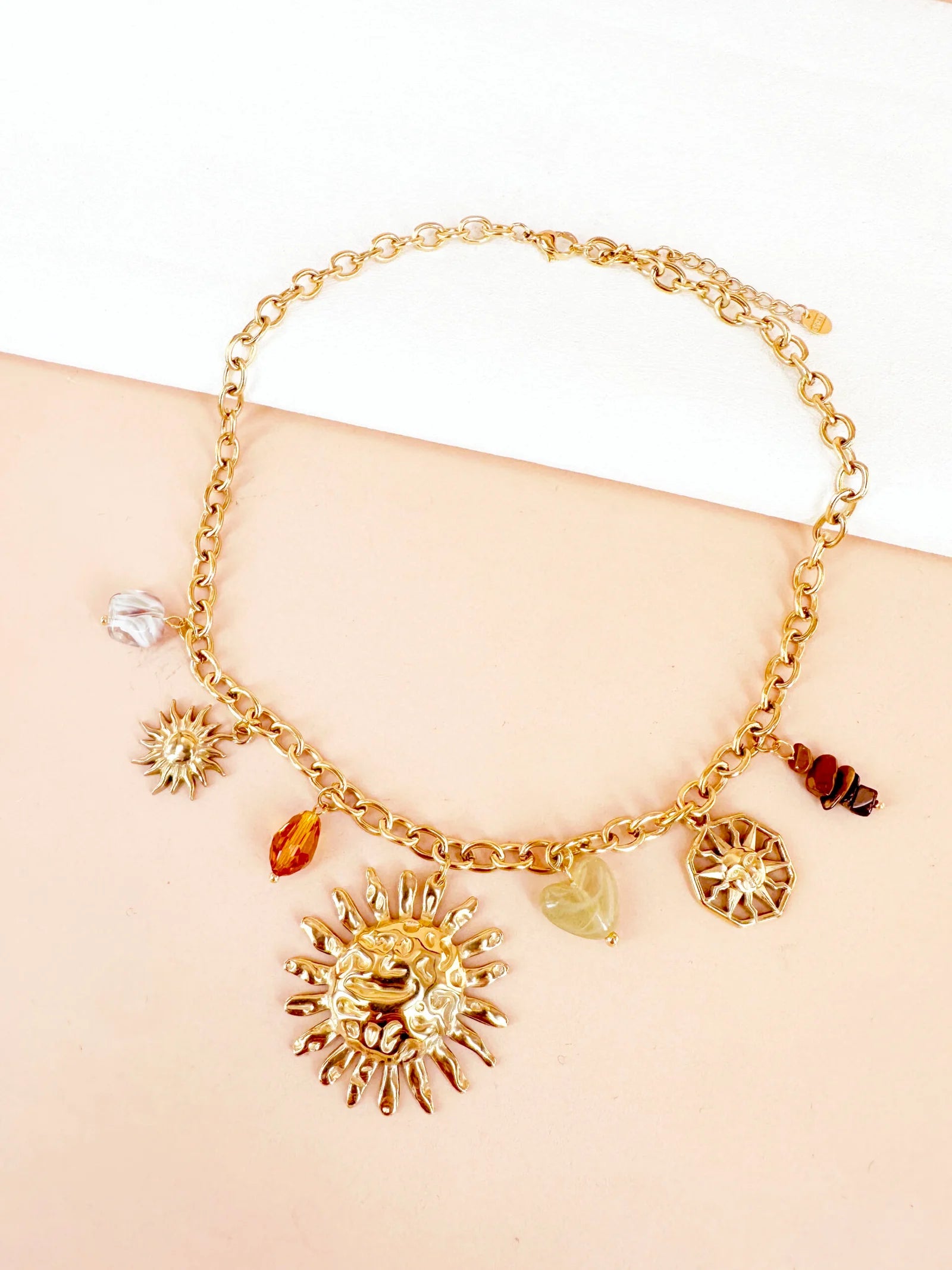 Collier breloques soleil résine: Victoria