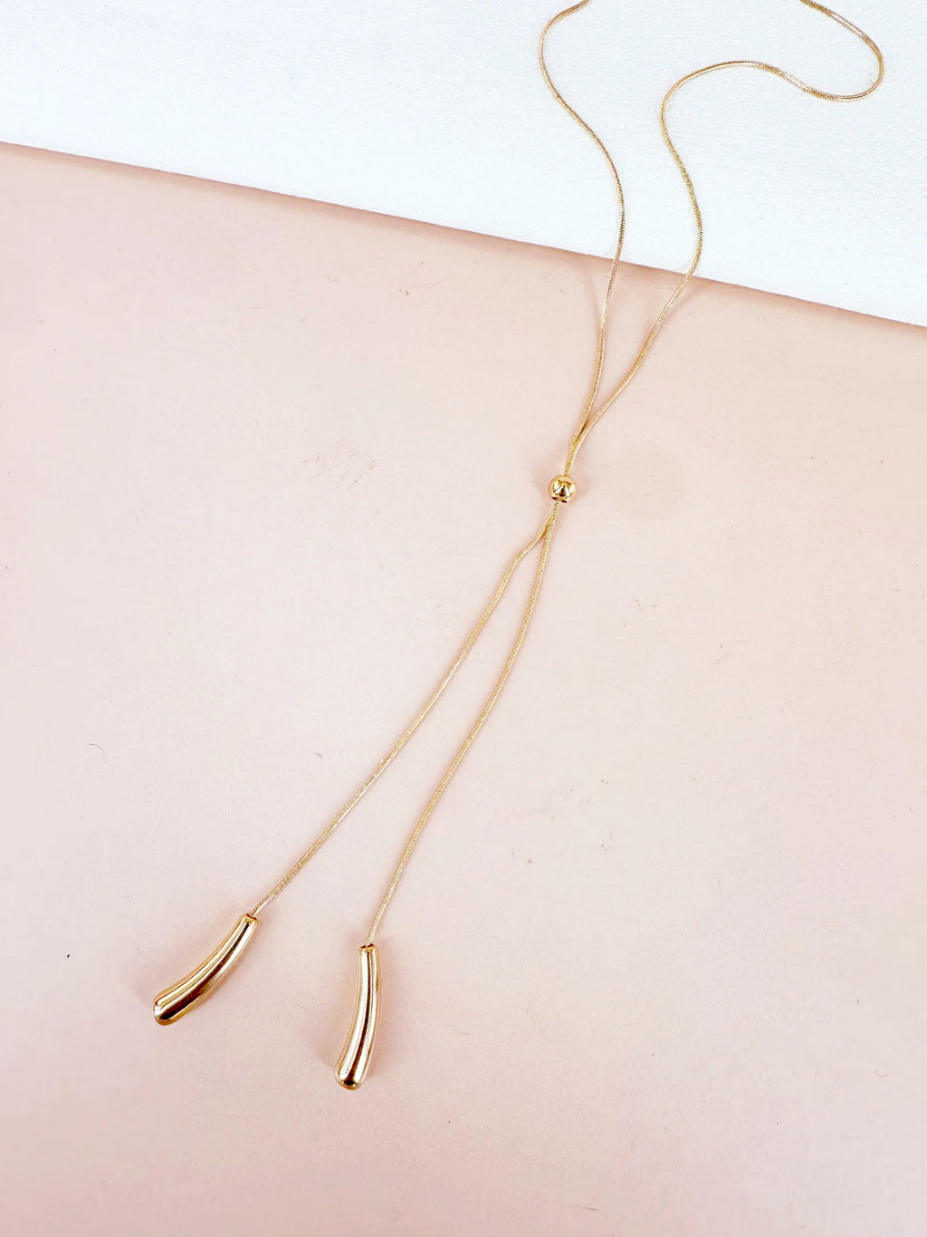 Collier cravate: Eleanor