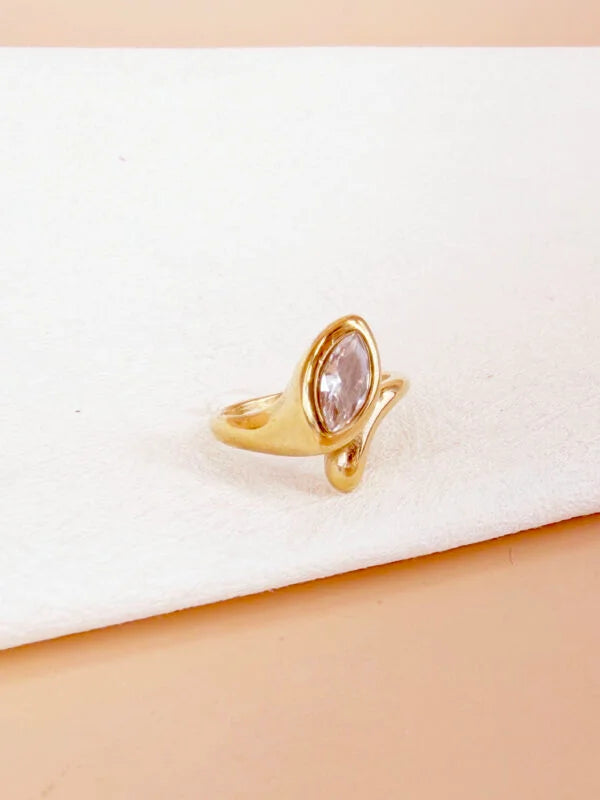 Bague avec strass: Nela