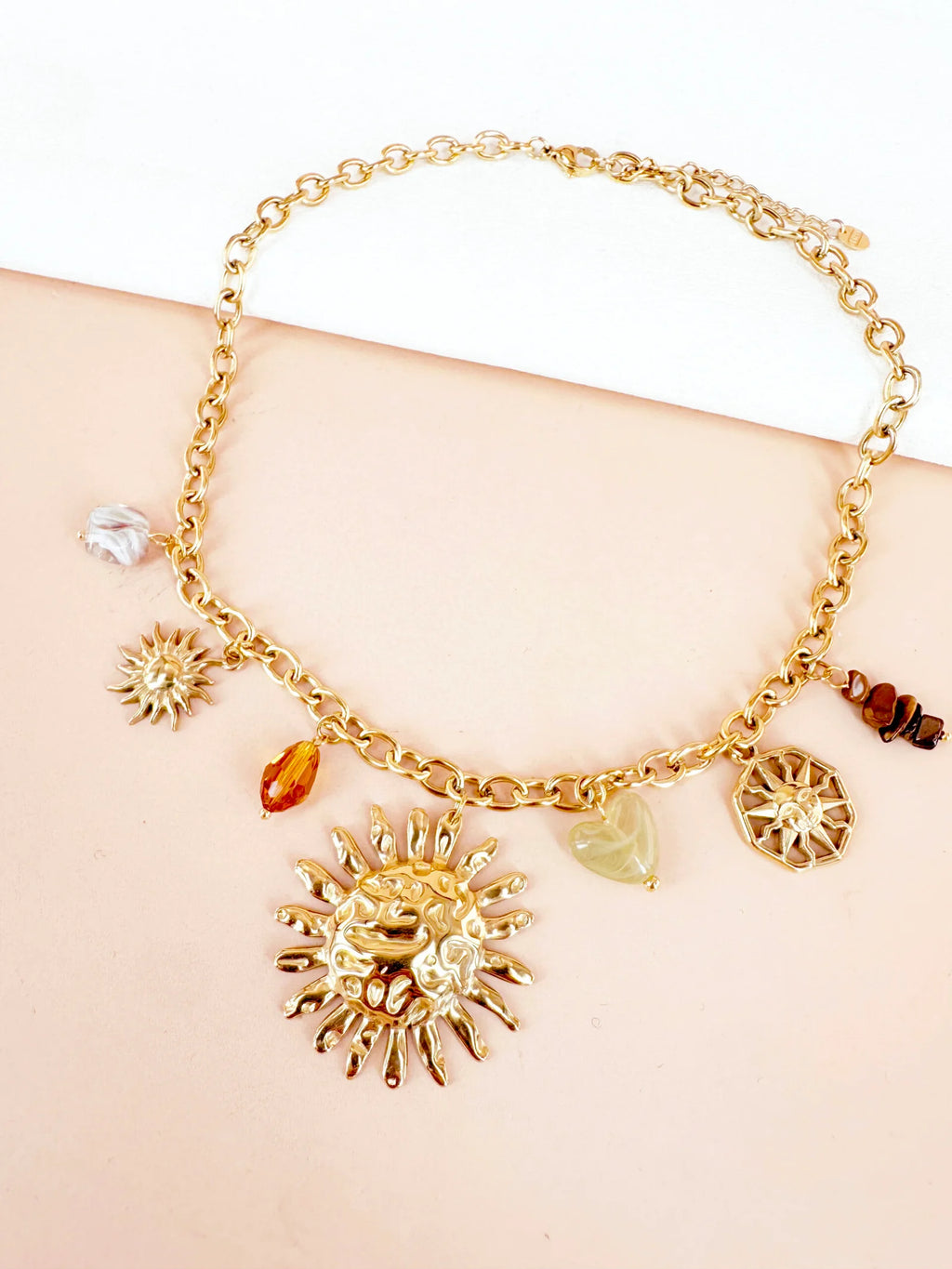 Collier breloques soleil résine: Victoria