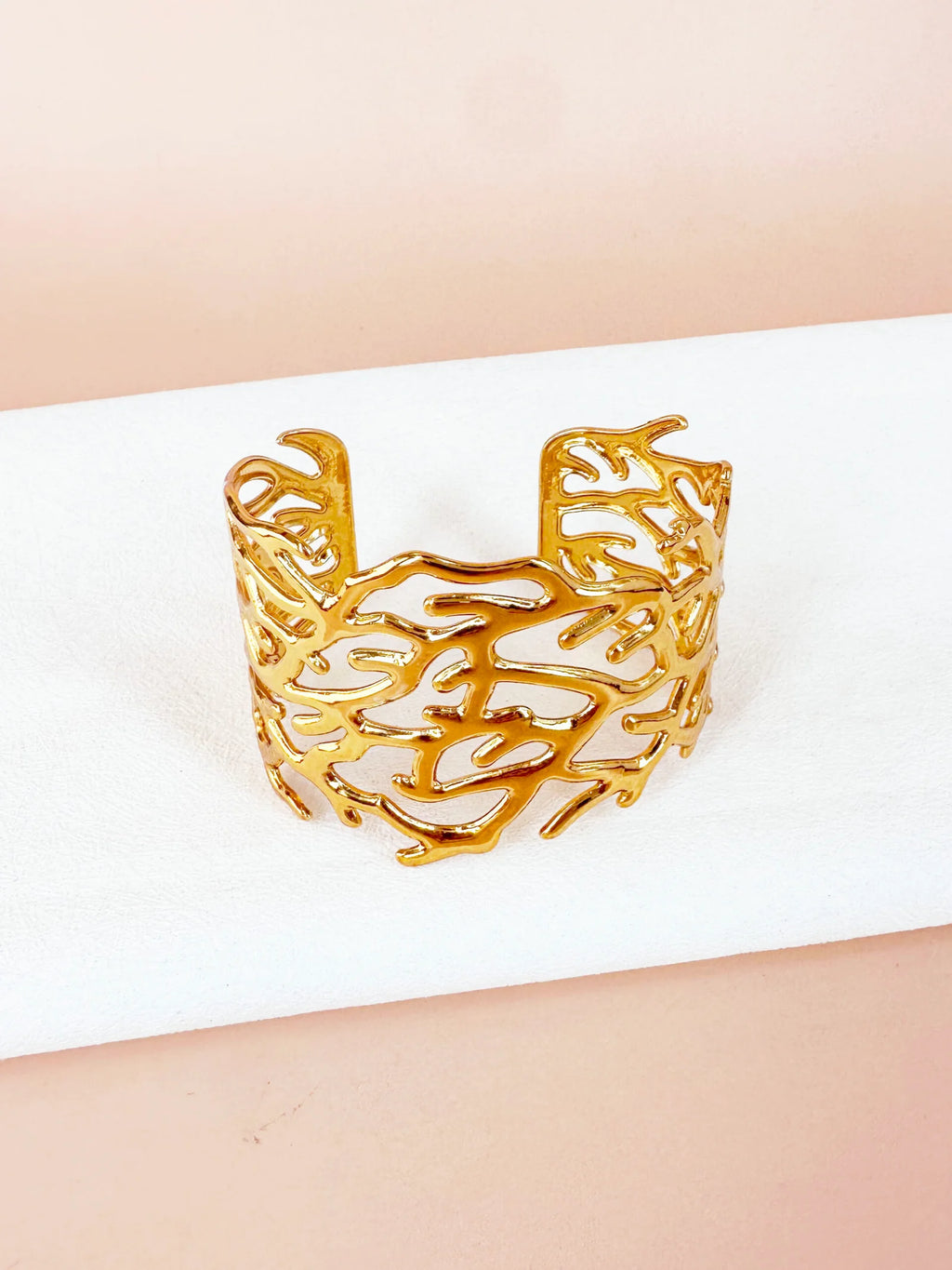 Bracelet manchette corail: Tereza